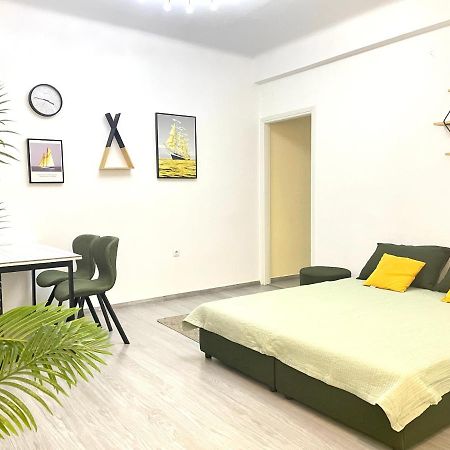 Uoohome7 Garden Green And Navy أثينا المظهر الخارجي الصورة